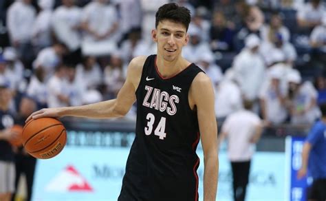 Chet Holmgren's Profile: Height, weight, shoe size and parents.
